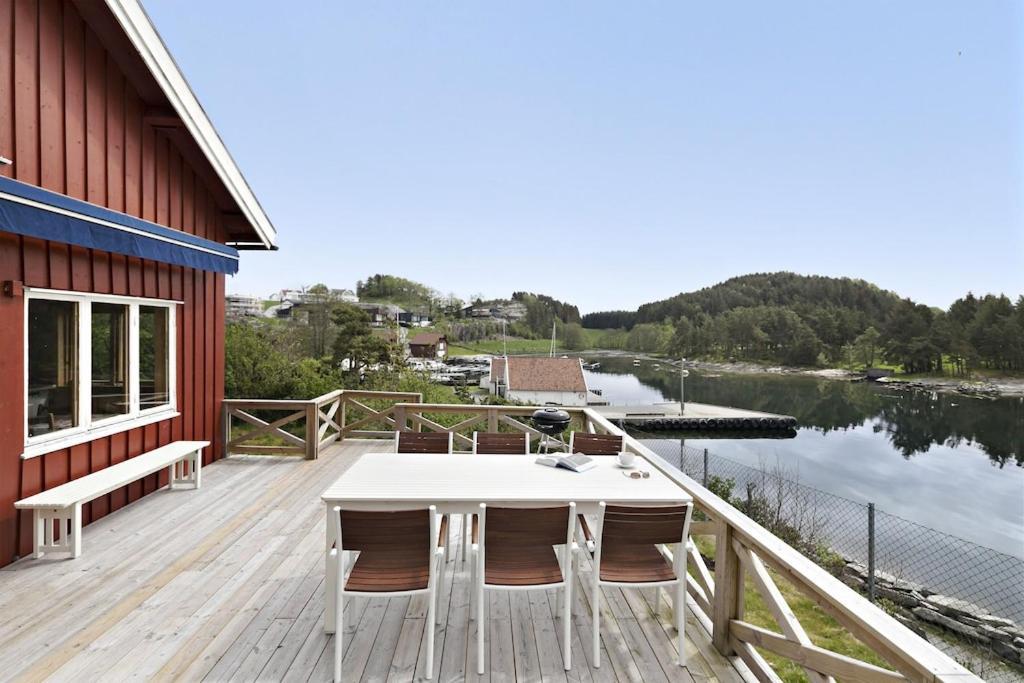 Ferienhaus House By The Sea - 3 Bedrooms And Possibility To Rent A Boat *